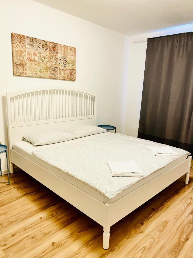 Tm Aparts Dortmund Kültér fotó A double bed