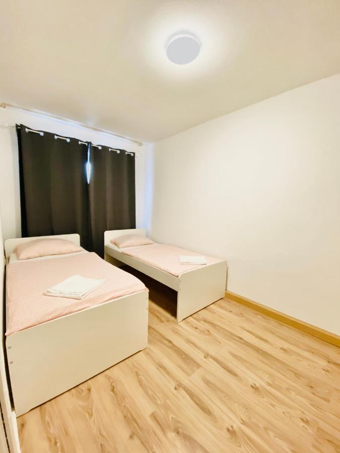 Tm Aparts Dortmund Kültér fotó A room at the hostel