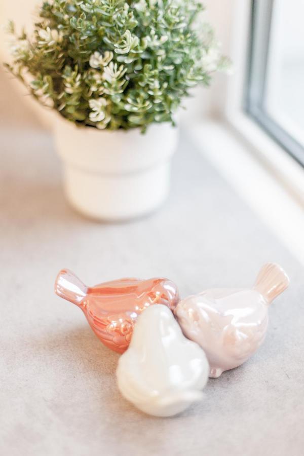 Tm Aparts Dortmund Kültér fotó A pair of sugar-free mints